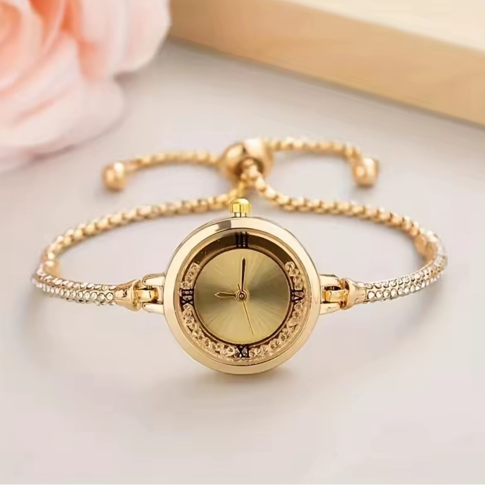 Elegant Gold Women's Bracelet Watch